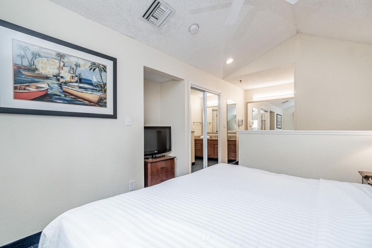 & Miami Airport West Hotel